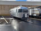 2023 Airstream Flying Cloud 25 FBTwin 25ft