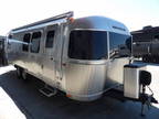2023 Airstream Flying Cloud 28RB 28ft