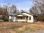 Home For Sale In De Kalb, Arkansas