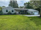 32 White Oak Ln - Westhampton Beach, NY 11978 - Home For Rent
