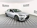 2024 Lexus ES 300h Luxury