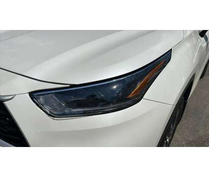 2021 Toyota Highlander XLE is a White 2021 Toyota Highlander XLE SUV in Danbury CT