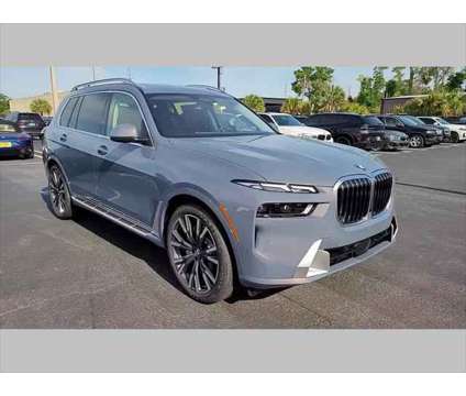 2025 BMW X7 xDrive40i is a Gold 2025 SUV in Jacksonville FL