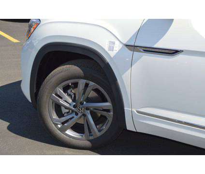 2024 Volkswagen Atlas Cross Sport 2.0T SEL R-Line is a White 2024 Volkswagen Atlas SUV in Highland Park IL