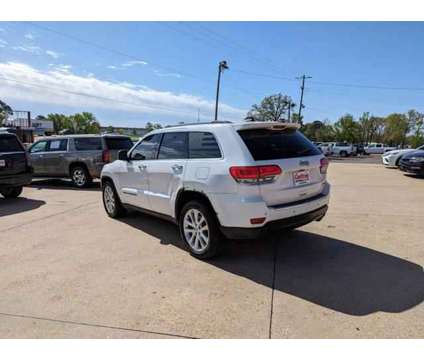 2017 Jeep Grand Cherokee for sale is a White 2017 Jeep grand cherokee Car for Sale in West Monroe LA