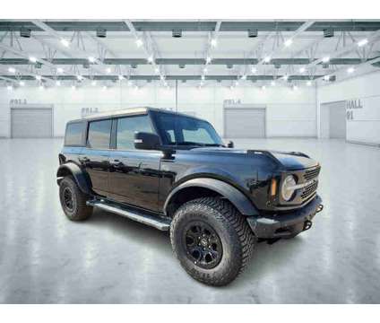 2024NewFordNewBroncoNew4 Door Advanced 4x4 is a Black 2024 Ford Bronco Car for Sale in Pampa TX