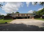 412 Breezy Ln, Wharton, TX 77488