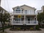 3rd House from Beach, 4 bedrooms 2 bathrooms, Gold Coast, Ocean City