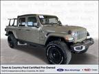 2020 Jeep Gladiator Overland 4dr 4x4 Crew Cab 5 ft. box