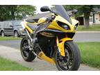 Very nice bike==2009 Yamaha YZF-R~~!**