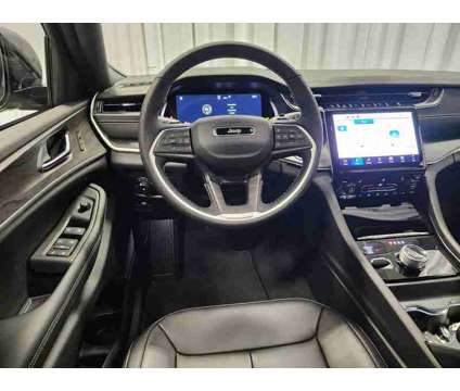 2024 Jeep Grand Cherokee L Limited is a 2024 Jeep grand cherokee Limited SUV in Fort Wayne IN