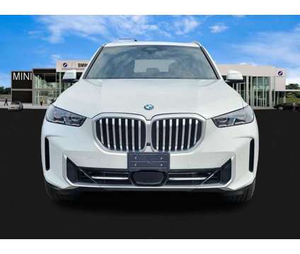 2024 BMW X5 xDrive40i is a White 2024 BMW X5 4.8is SUV in Mount Laurel NJ