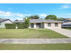 814 Tarawood Ln, Valrico, FL 33594