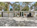 4901 Commonwealth Dr, Sarasota, FL 34242