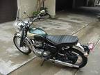 2001 Kawasaki W650 motorcycle. Like Triumph Bonneville. Clean