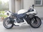 2011 Suzuki GSX-R 600, EXCELLENT Condition, Low Miles}, New Michelin Tires