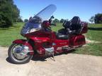 2000 GoldWing GL1500SE Anniversary Edition with lots of extras!