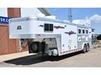 2007 Platinum 3 Horse 10' Living Quarter Horse Trailer 3 horses