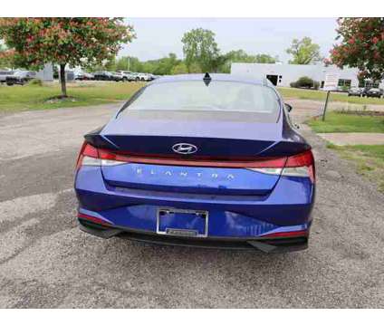 2023 Hyundai Elantra SE is a Blue 2023 Hyundai Elantra SE Sedan in Ann Arbor MI