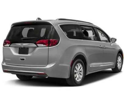 2017 Chrysler Pacifica Touring-L is a Silver 2017 Chrysler Pacifica Touring Car for Sale in Lexington KY