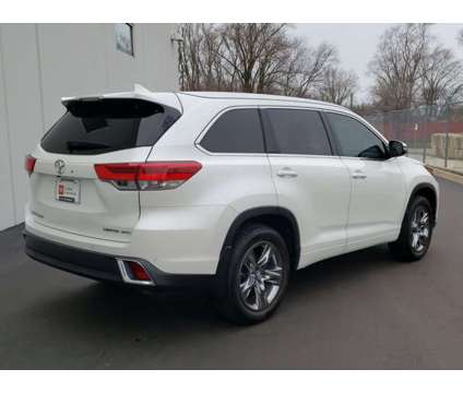 2019 Toyota Highlander Limited is a White 2019 Toyota Highlander Limited Car for Sale in Waukegan IL