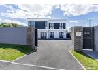 4 bedroom house for sale in Porthkerry Road, Rhoose, CF62