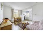 2 bed flat to rent in Davis Road, W3, London