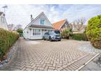 3 bedroom detached house for sale in Laburnum Avenue, Waltham, Grimsby