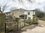 3 bedroom detached house for sale in Gas Lane, Fairford, Gloucestershire, GL7