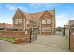 6 bedroom Detached House for sale, Moss Road, Moss, DN6