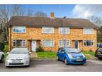 2 bed flat to rent in Hill Close, HA7, Stanmore