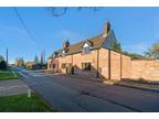 4 bed house for sale in Wykin Road, LE10, Hinckley