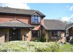 2 bedroom flat for sale in Ash Grove, Haslemere, GU27