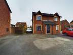2 bedroom semi-detached house for sale in Howdale Road, Yorkshire, HU8
