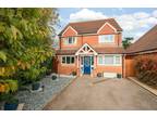 4 bedroom detached house for sale in Thomson Close, Rugby, CV21