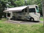 2018 Winnebago Sunstar 29VE 30ft