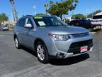 2015 Mitsubishi Outlander 4d SUV FWD SE