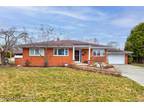 25579 LOCH LOMOND DR, Dearborn Heights, MI 48125 Single Family Residence For