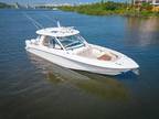 2019 Boston Whaler 380 Realm