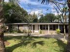 402 Satsuma Dr Deltona, FL