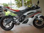 Yamaha YZF-R6 Pearl White, Perfect Cond. 1600 Miles 2009