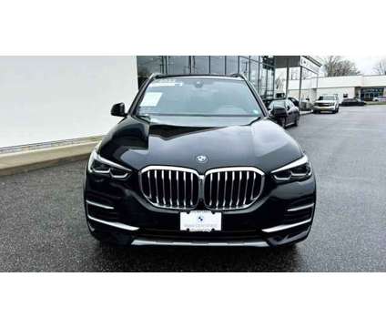 2022 BMW X5 xDrive40i is a Black 2022 BMW X5 4.6is SUV in Bay Shore NY