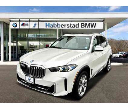 2024 BMW X5 xDrive40i is a White 2024 BMW X5 4.6is SUV in Bay Shore NY