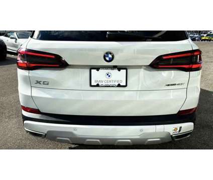 2021 BMW X5 xDrive40i is a White 2021 BMW X5 3.0si SUV in Bay Shore NY