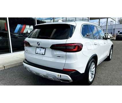 2021 BMW X5 xDrive40i is a White 2021 BMW X5 3.0si SUV in Bay Shore NY