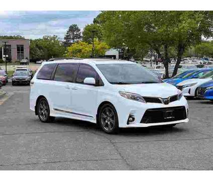 2018UsedToyotaUsedSiennaUsedFWD 8-Passenger (Natl) is a White 2018 Toyota Sienna Car for Sale in Midlothian VA