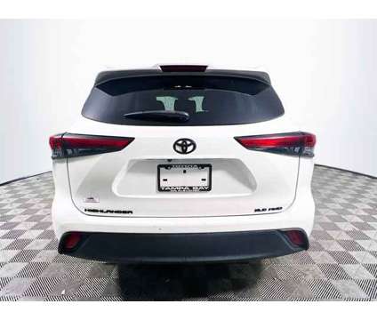 2021 Toyota Highlander XLE is a White 2021 Toyota Highlander XLE Car for Sale in Tampa FL