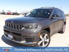 2022 Jeep grand cherokee Gray, 29K miles