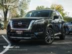 2024 Nissan Pathfinder Black