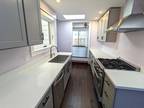 San Francisco, Bright remodeled top-floor 3br/2ba with a